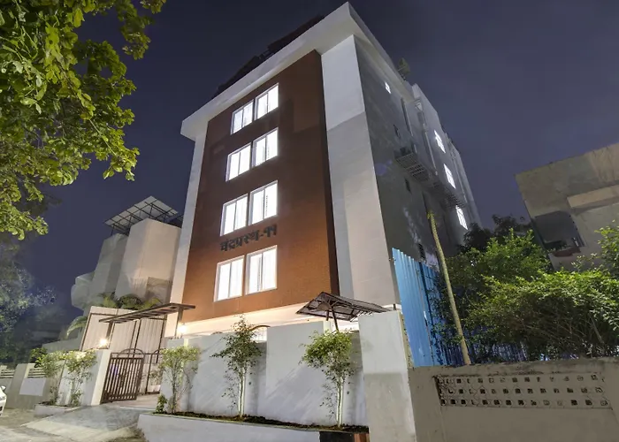 Treebo Chandraprasth Residency